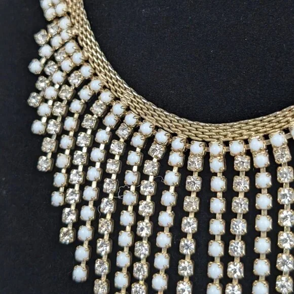 Vintage 3pc Rhinestone & White Plastic Parure - Picture 5 of 14